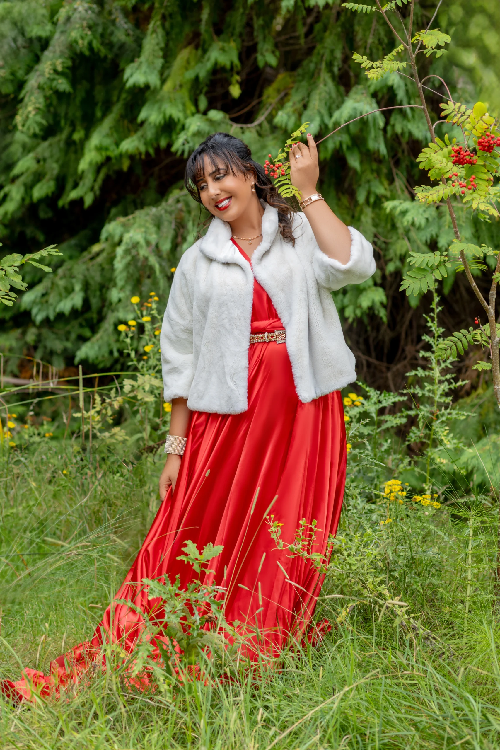 Portrait of Nikita Thakrar, award-winning author and retreat facilitator guiding a luxury wellness retreat in Berkshire, UK