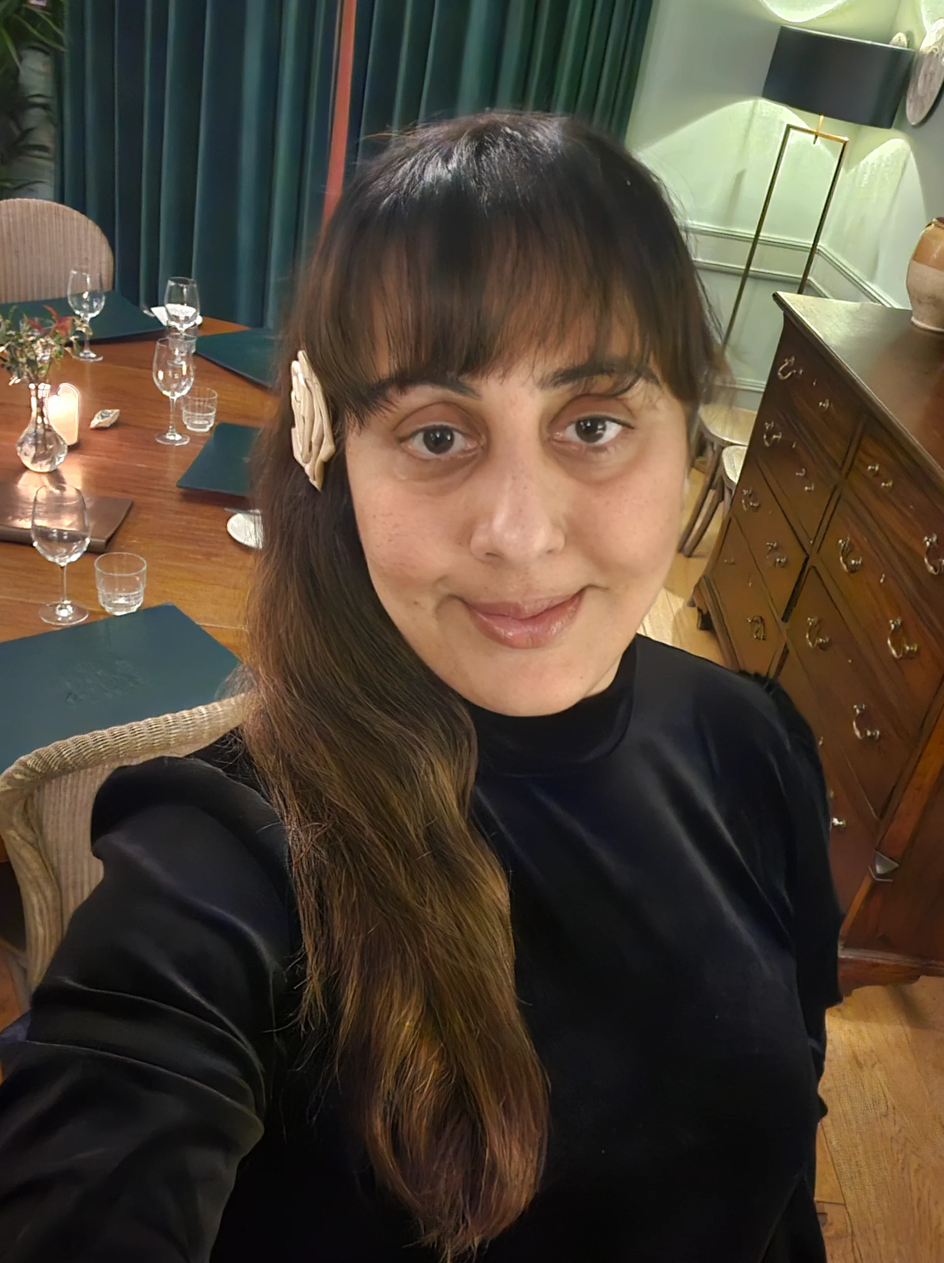 Portrait of Nikita Thakrar, award-winning author and retreat facilitator guiding a luxury wellness retreat in Berkshire, UK